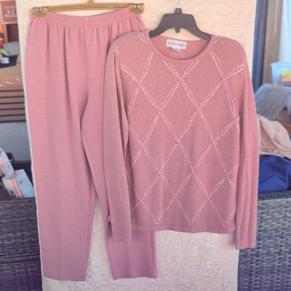Alfred Dunner Rose Pink Knit Sweater & Pants Lounge Set, Medium Size